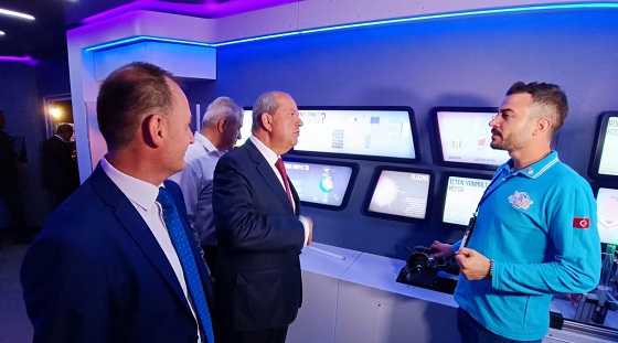 KKTC Cumhurbaşkanı Tatar, Mobil Bilim Teknoloji Tırı’nı gezdi