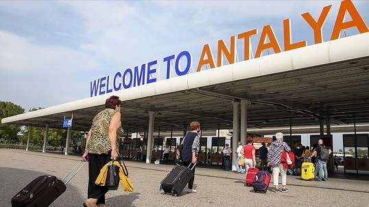Antalya’ya hava yoluyla gelen yabancı turist sayısı 7 milyonu geçti
