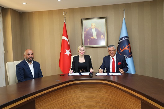 Tarihi imzalar atıldı