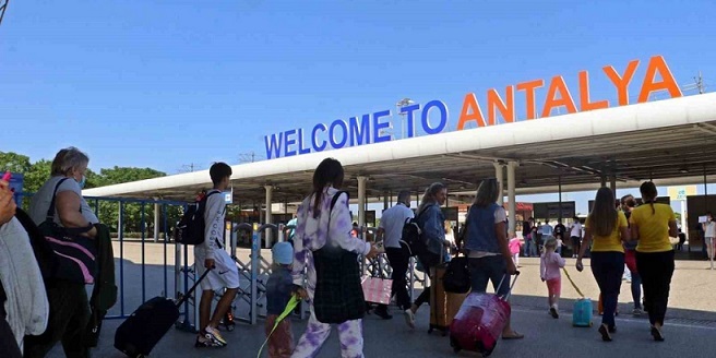 Antalya’ya Hava Yoluyla Gelen Turist Sayısı 10 Milyonu Geçti
