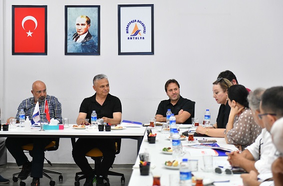 Siyaset üstü yaklaşım