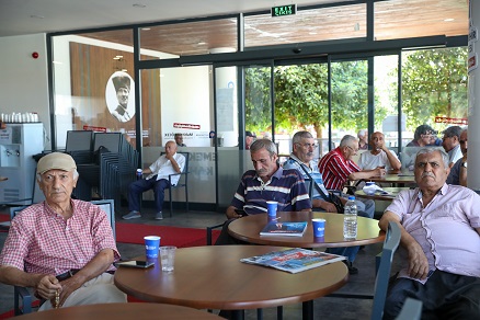 Emeklilerin buluşma noktası Büyükşehir Emekliler Kahvesi