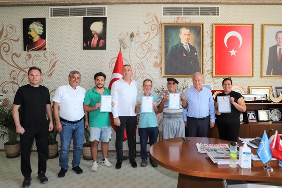 Aksu’da Vatandaşlar Tapu Sevinci Yaşıyor