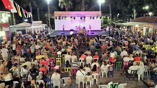 Mavi Beyaz Akdeniz Köyü’nde nostaljik eğlence