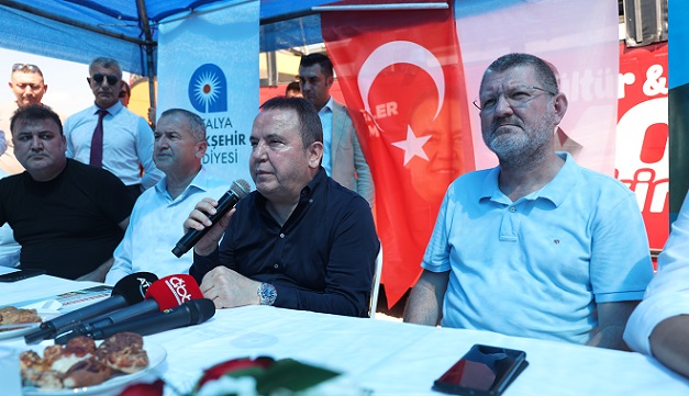 Başkan Böcek Altıntaş’ta sorunları dinledi