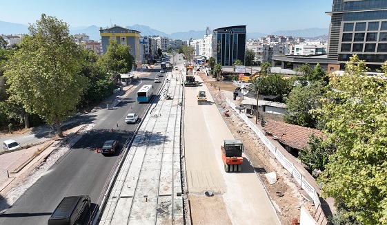Çöken tramvay hattı onarıldı