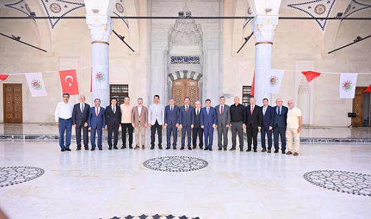 Gönüller Kepez’in Çelebi Sultan Mehmet Camii’nde buluştu