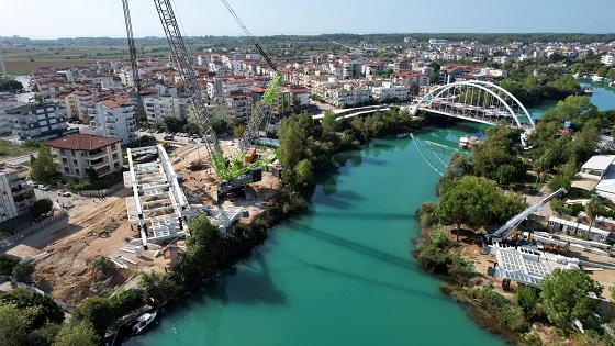Manavgat’ta 4. Taşıt Köprüsü’nün Ana Gövdesi Birleştirildi