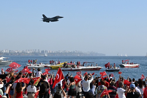 F-16’lardan Antalya semalarında muhteşem gösteri