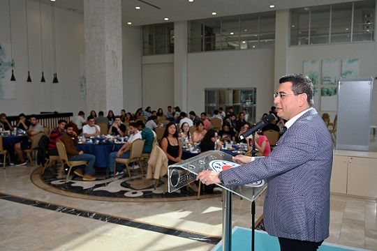 Tütüncü, “Biz gelecek inşasına gayret ediyoruz”