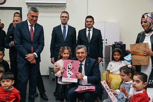 Vali Şahin Karne Heyecanına Ortak Oldu