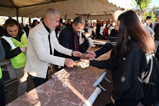 Manavgat Belediyesi Deprem Şehitlerini Andı