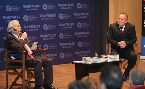 Durmuş Yılmaz, Anttalks Etkinliği’nde Antalyalılarla Buluştu