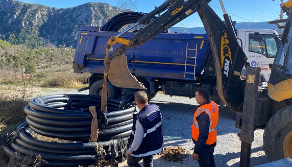 Akseki’de kooperatiflere sulama borusu hibe edildi
