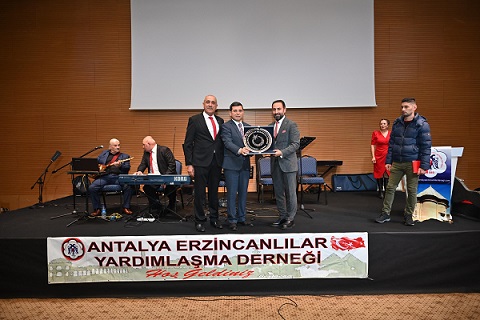 Tütüncü, Doğu ve Güneydoğulu hemşehrileriyle kucaklaştı