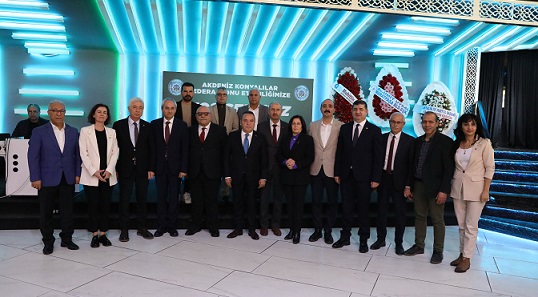 Böcek Konyalılarla buluştu: Herkesin oyuna talibim