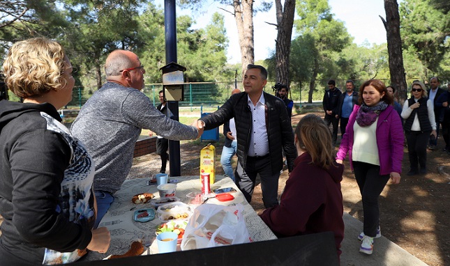 Başkan Adayı Nefi Kara Piknik Yapan Vatandaşları Ziyaret Etti