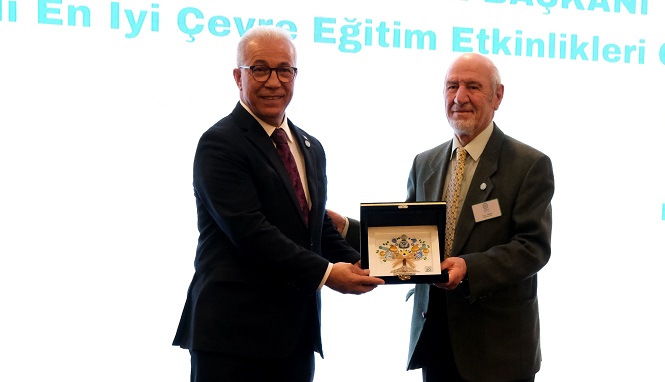 Muratpaşa Belediyesi, En İyi Çevre Eğitim Etkinlikleri Ödülünü Aldı