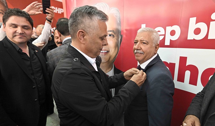 İYİ Parti Muratpaşa adayı Bucak CHP’ye katıldı