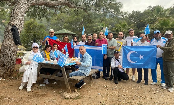 Türk Dünyası Antalya’da piknik şöleninde bir araya geldi