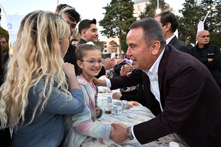 Başkan Böcek Kadir Gecesi’ni Elmalı’da geçirdi