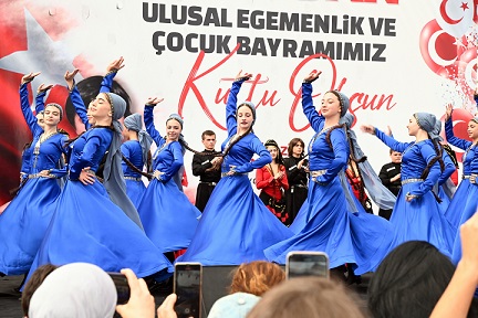 Uluslararası Halk Dansları’ndan 23 Nisan Kutlaması