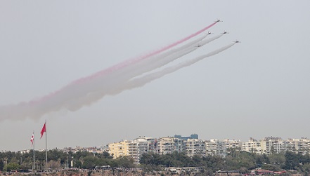 Antalya’da Türk Yıldızları büyüledi On binler sahile akın etti