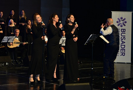 Şarkılarla çocuklara umut oldular