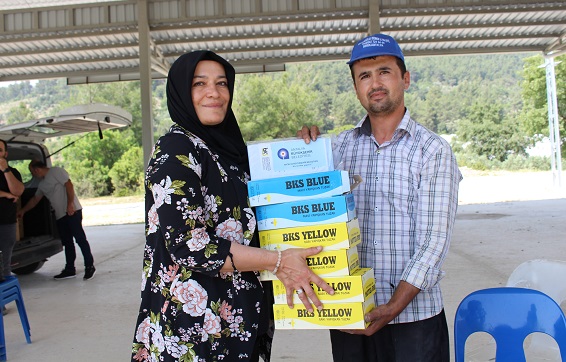 Büyükşehir Belediyesi Manavgat çiftçisinin yanında