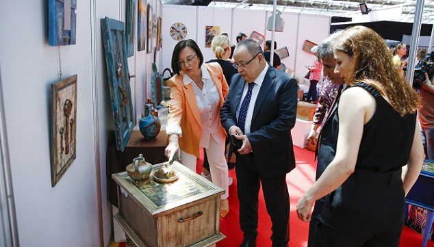 ATASEM 17. yıl sonu sergisi açıldı