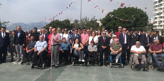 Engelli Bireyler İnsanca Yaşama Hakkı İstiyoruz!