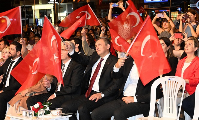 “Milletin Zaferi” Antalya’da Coşku İle Kutlandı