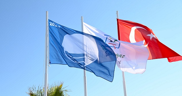 Manavgat Belediyesi’ne Ait Mavi Bayraklı Plajlar Göz Kamaştırıyor