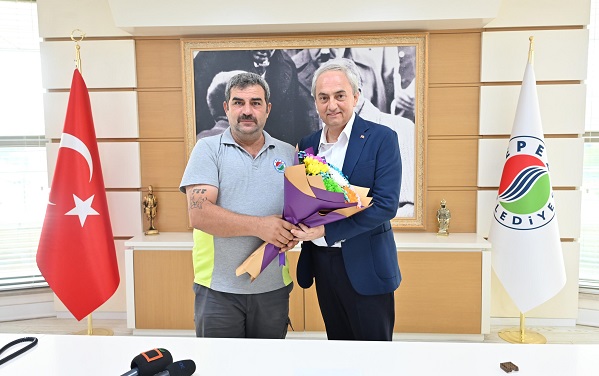 Başkan Kocagöz’den, duyarlı personele ödül