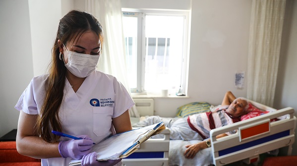 Evde Sağlık Hizmeti ile binlerce vatandaşa ulaşıldı