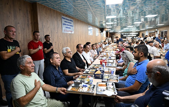 Başkan Böcek yas-ı matem orucu tutan canlarla bir araya geldi