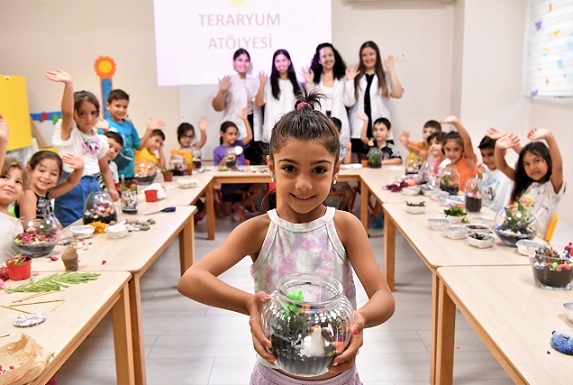 Minik Eller Teraryumlarını Yaptı