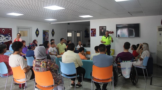 Otizmli gençler trafik eğitimi aldı