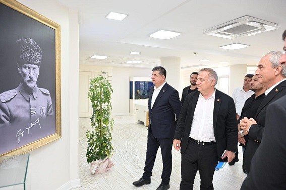 CHP Genel Başkan Yardımcısı Zeybek’ten, Başkan Kocagöz’e hizmet teşekkürü