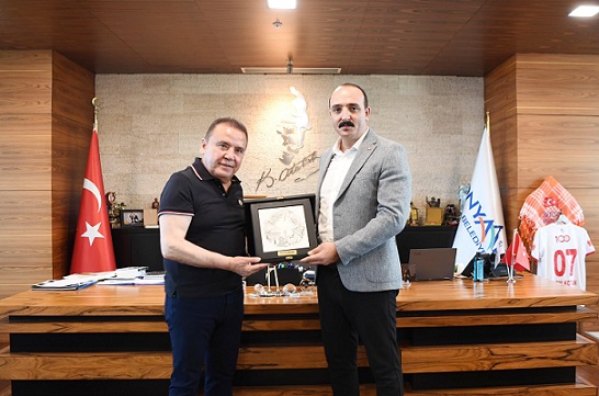 Muhittin Böcek’ten Başkan Kotan’a Ziyaret