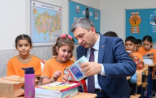 Vali Şahin: Eğitim Değerlerle Başlar