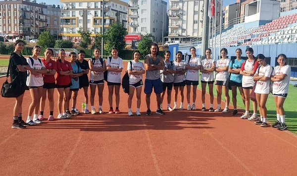 Kepez’in şampiyonları hız kesmiyor