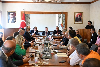 Başkan Böcek Kemer ve Kumluca’yı ziyaret etti