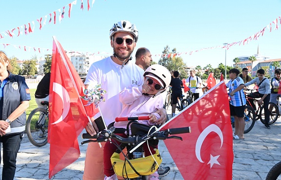 Manavgat’ta Cumhuriyet İçin Pedal Çevirdiler