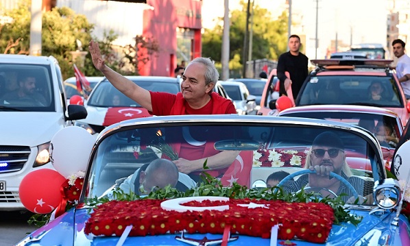 Kepez’den Cumhuriyet’in 101. Yılına özel kortej