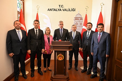 Sağlık Bakanı Memişoğlu, Antalya Valiliğini Ziyaret Etti