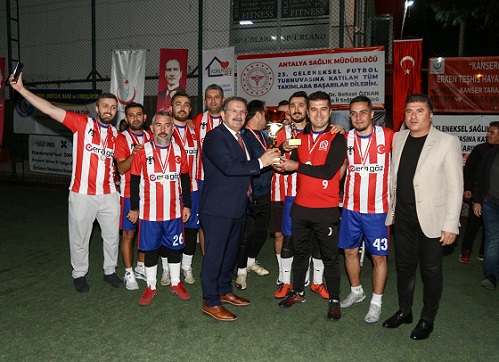 Sağlık çalışanları, Kupalar Ve Ödüller Sahiplerini Buldu