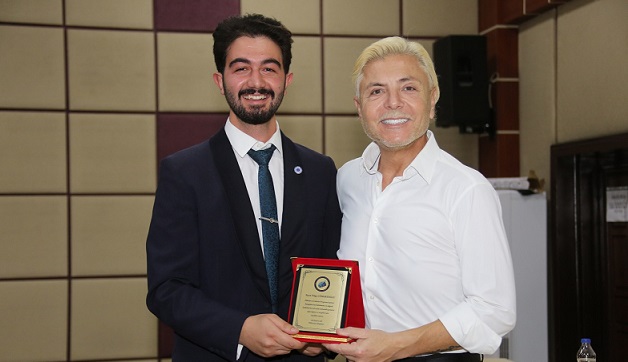 Turizmci Tolga Cömertoğlu öğrencilerle bir araya geldi