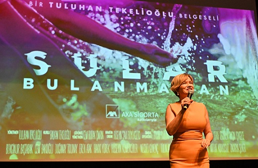 Antalya’da Tuluhan Tekelioğlu seyirciyle buluştu