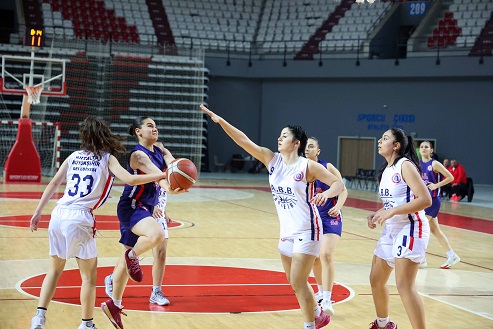 Büyükşehir’in basketbolcu kızları Antalya şampiyonu oldu
